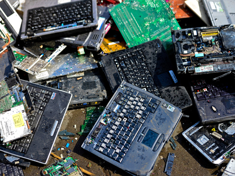 Laptop e waste scrap recycling